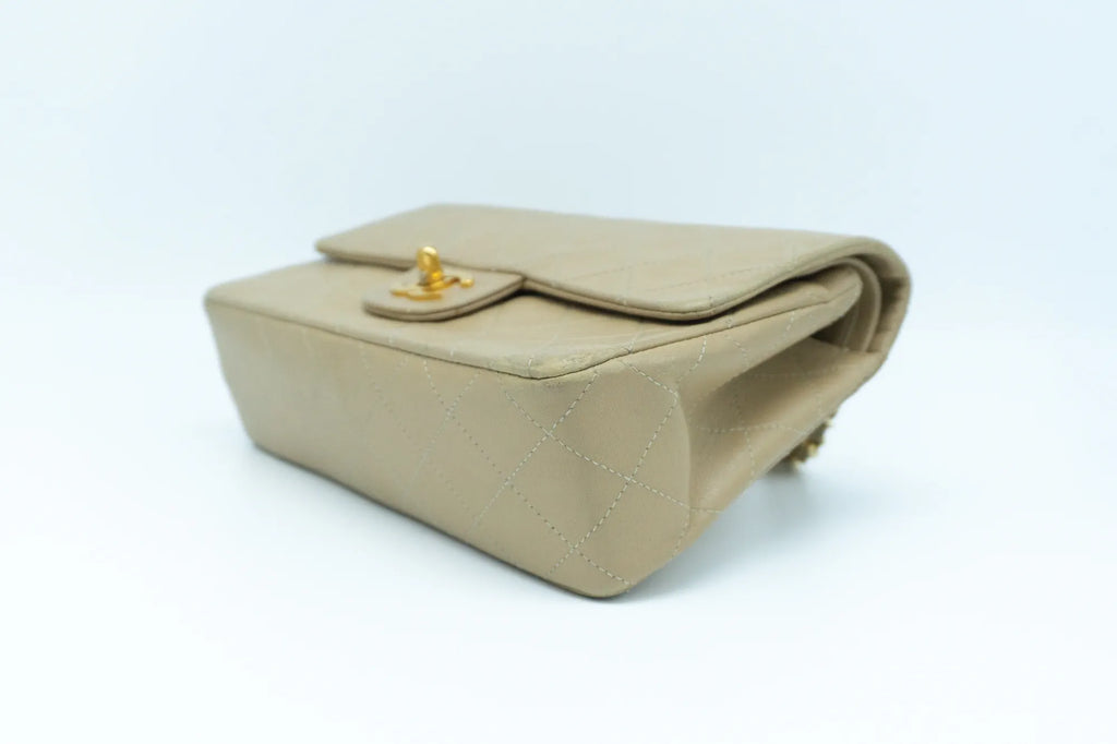 Chanel Small Classic Flap | Lammleder | Beige