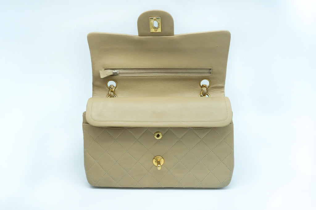Chanel Small Classic Flap | Lammleder | Beige