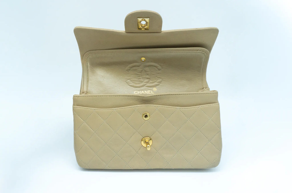 Chanel Small Classic Flap | Lammleder | Beige