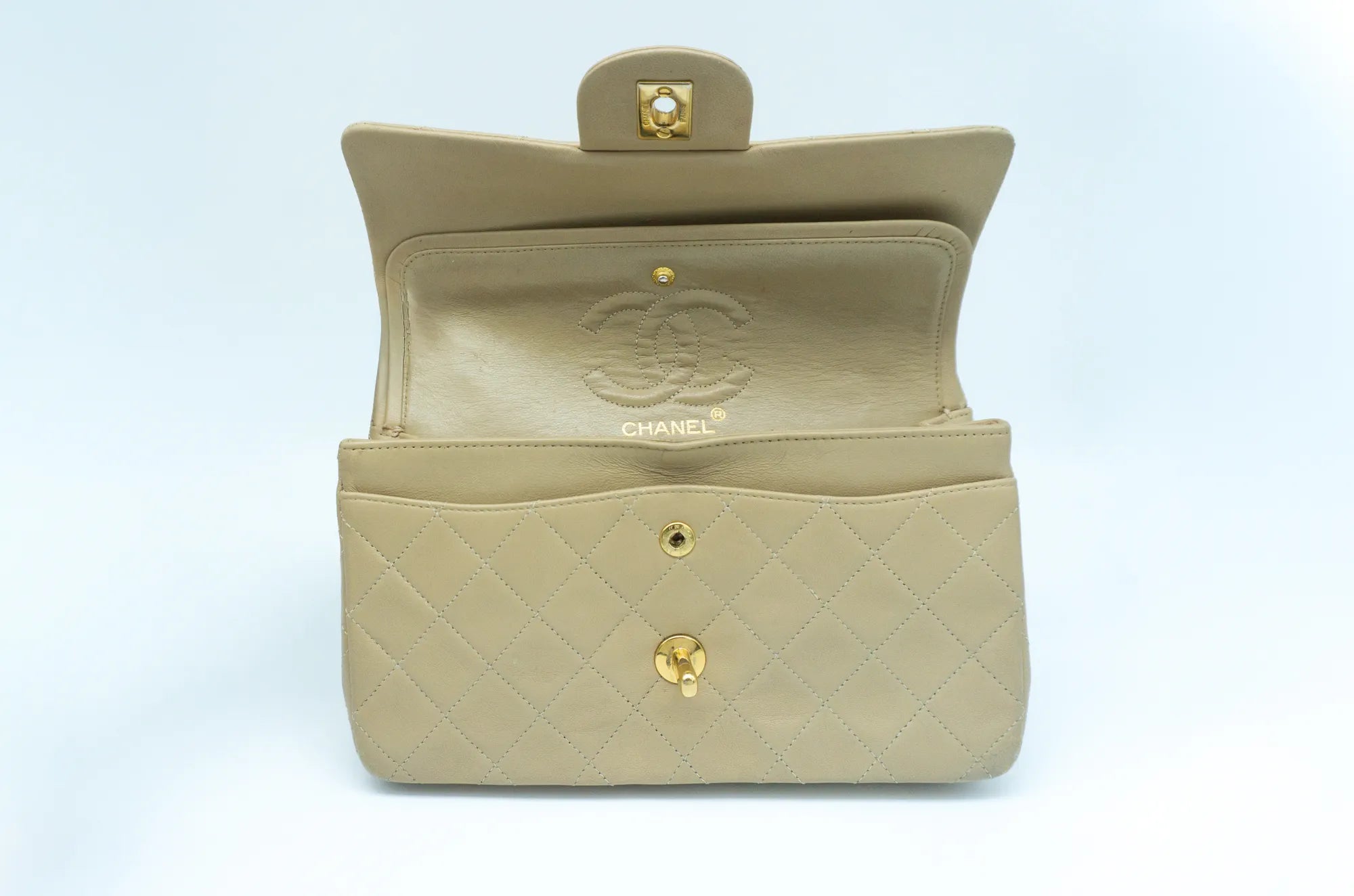 Chanel Small Classic Flap | Lammleder | Beige